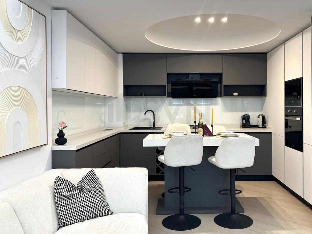 Apartament 3 camere cu loc de parcare si boxa Cortina North