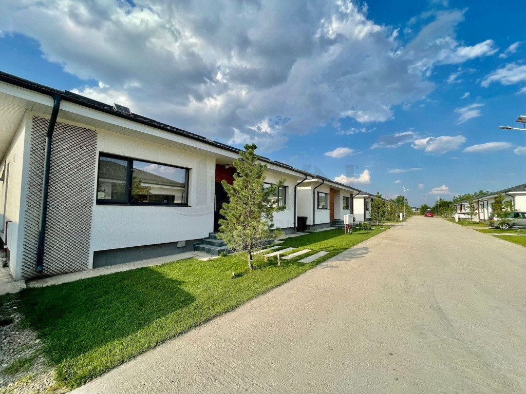 Vila 4 camere Complex securizat si teren 330 mp Tunari