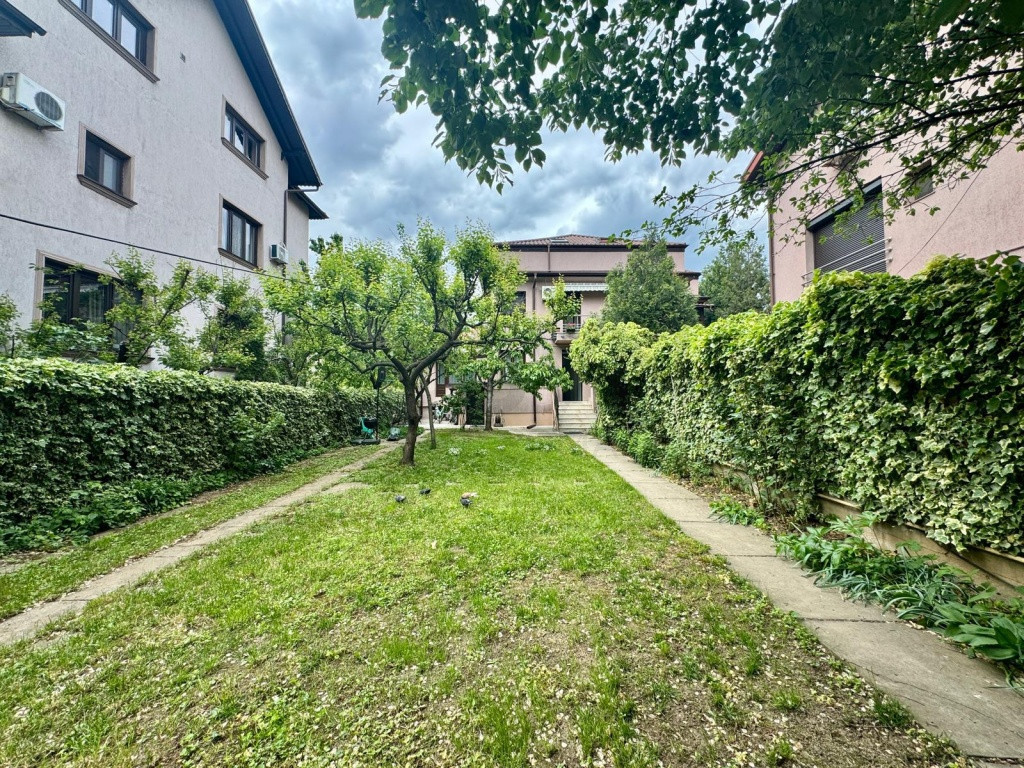 Vila Tip Boutique cu Curte Exclusiva de 200 MP l Bijuteri...