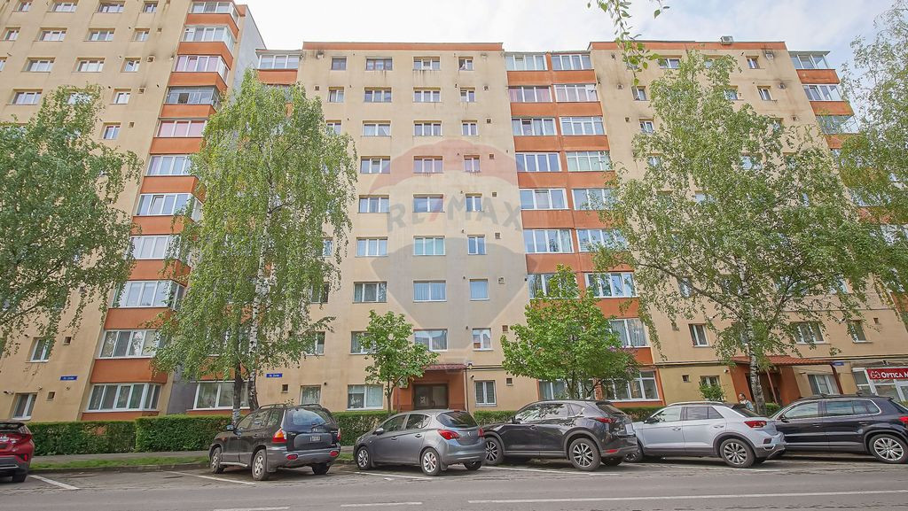 Apartament cu 2 camere de vânzare pe str Zorilor, vedere...