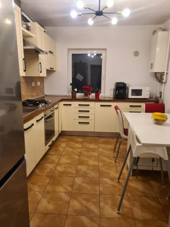 Zona Pronto, 2 camere, etaj 1