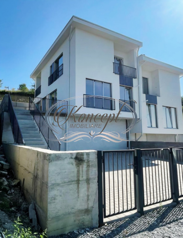 Duplex cu terasa panoramica si vedere spre lac in Chinteni