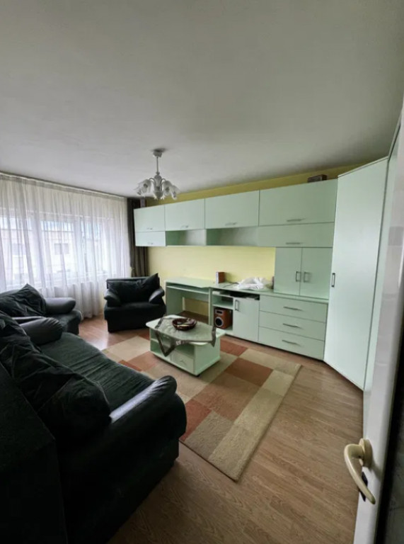 Apartament 2 camere, decomandat - zona Triaj