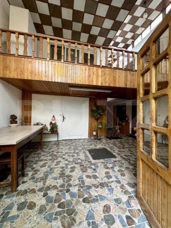 Casa individuala, 200 mp, ideala pentru 2 familii, zona Iose