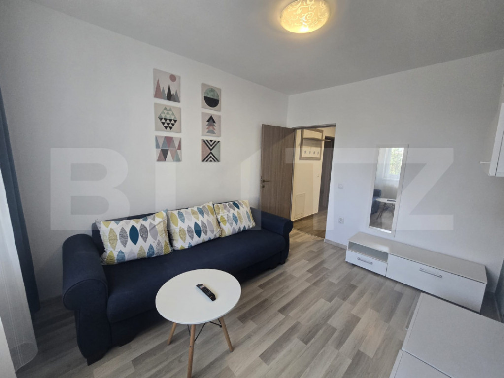 Apartament cu 2 camere, decomandat, parcare, zona linistita