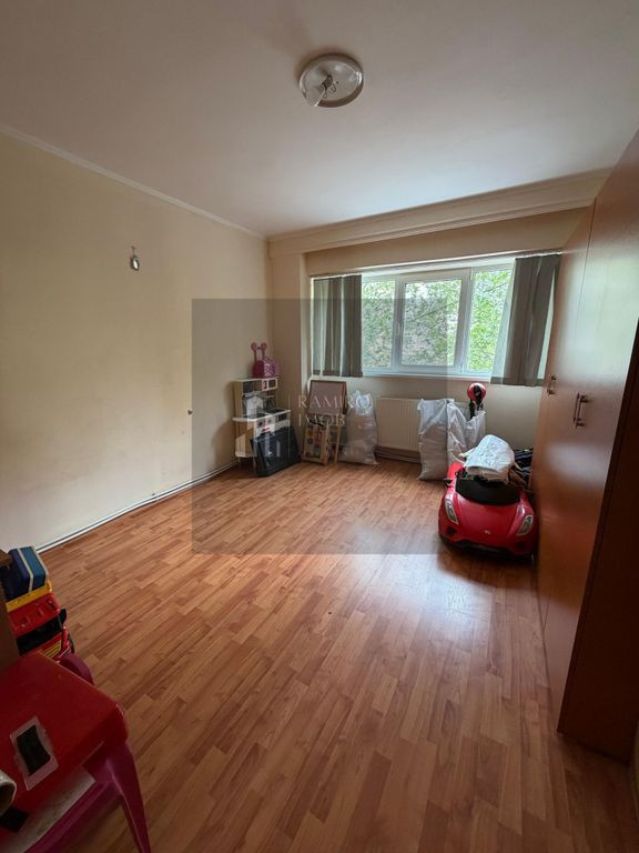 Apartament 3 decomandat Calea Calarasilor / Centrala proprie