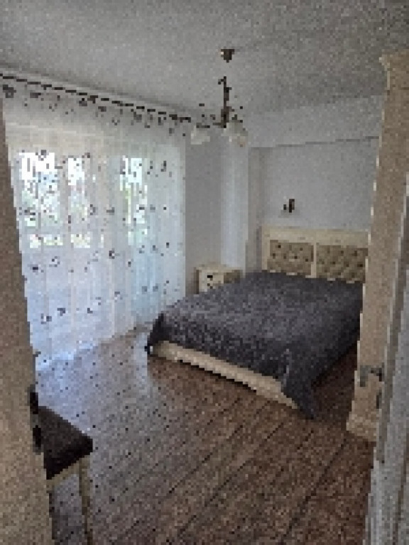 Apartament 3 camere, 76 mp, zona Nicolina (Prima Statie)