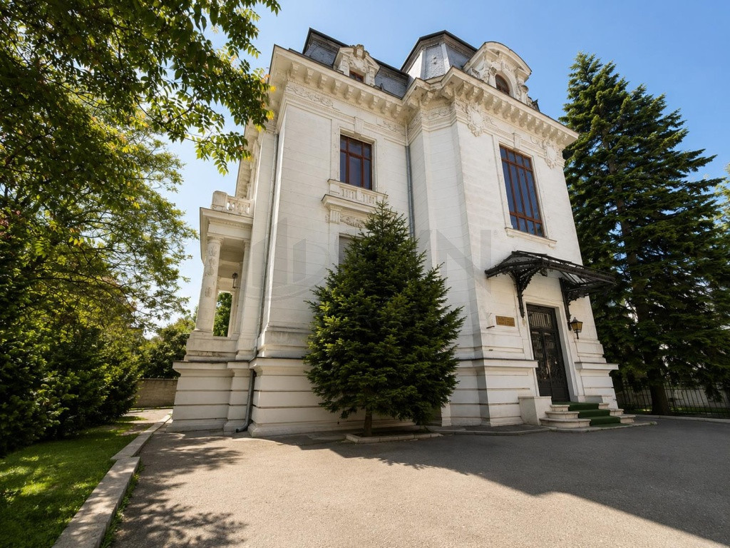 Vila Interbelica Monument Istoric l Piata Romana