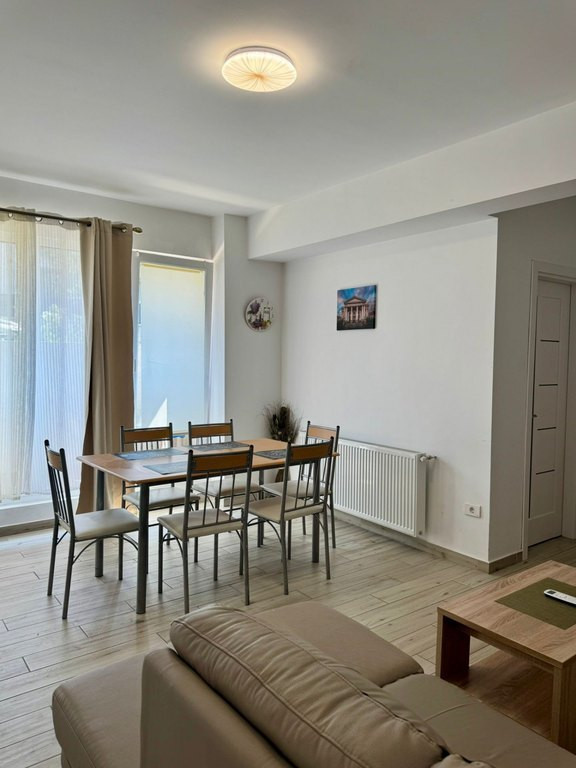 Apartament modern, parter, zona Salajan