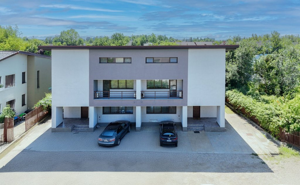Vilă spațioasă și elegantă în Pipera – zona Porsc...