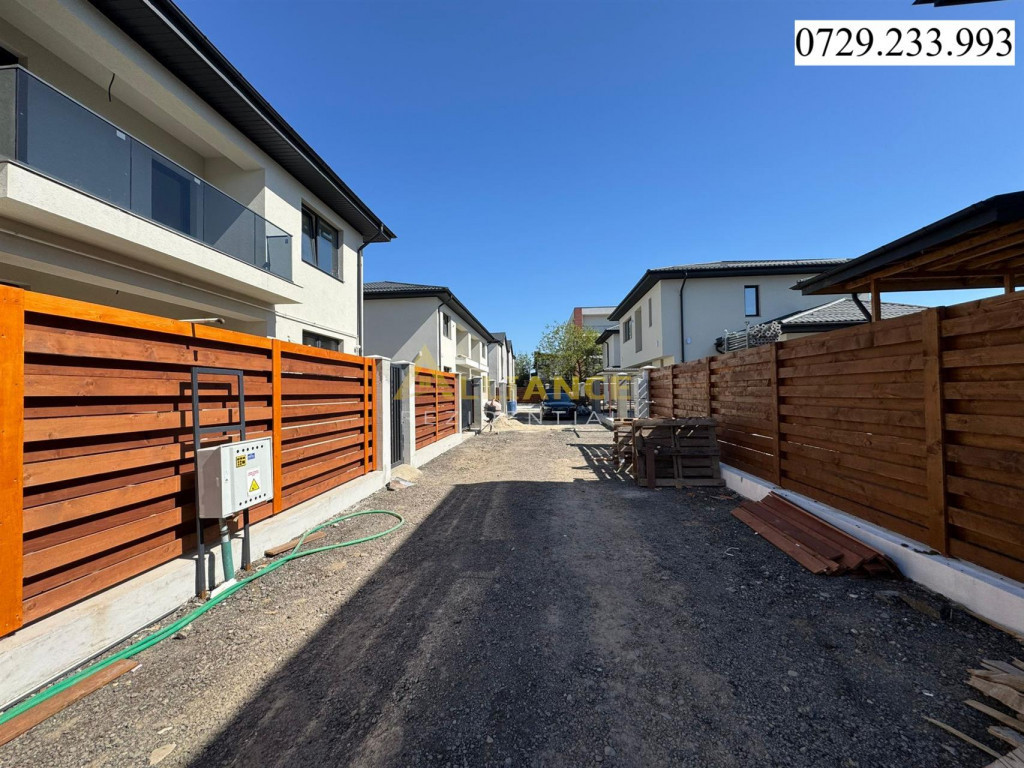 {Primarie} Vila 3 camere - 3 bai | Teren 210 mp