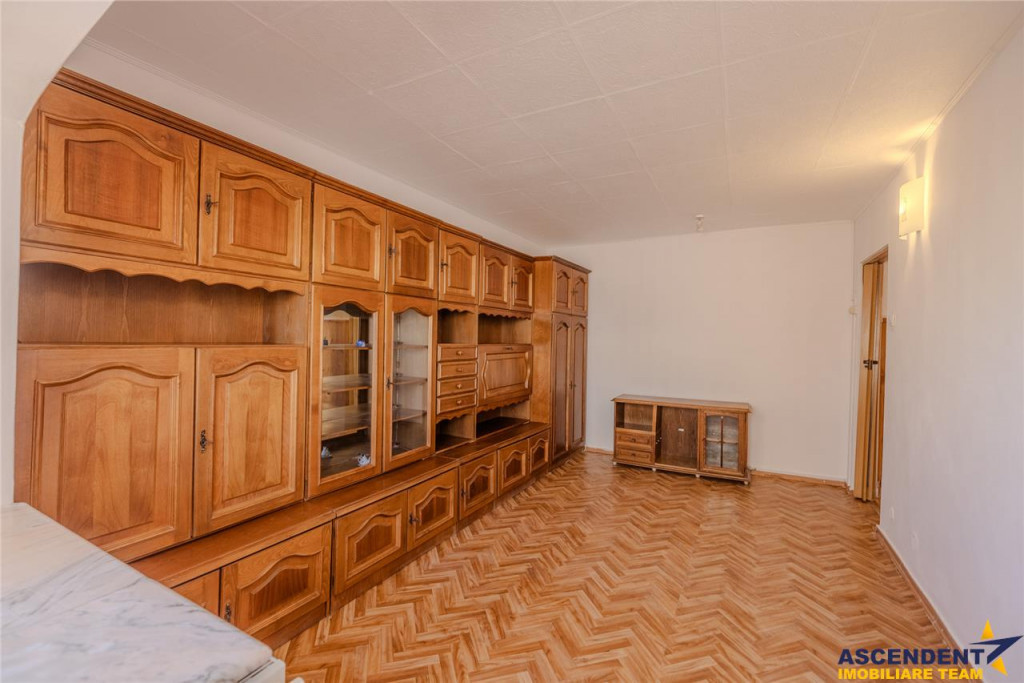 Apartament Decomandat, 2 camere, insorit, balcon, loc parcar