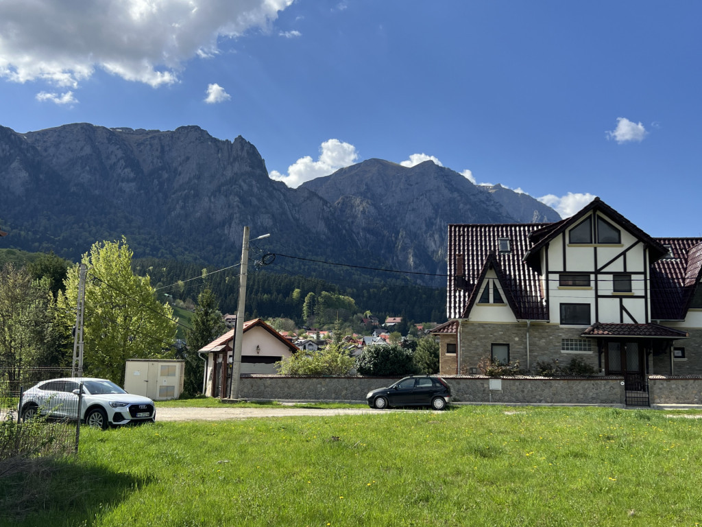 Lot intravilan Poiana Tapului. Vedere Bucegi Neobstructionat