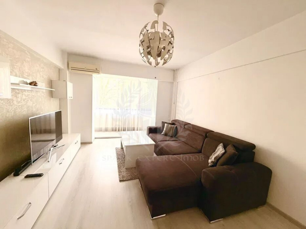 //2 CAMERE//SPATIU BIROURI// MRS GRADINILE//