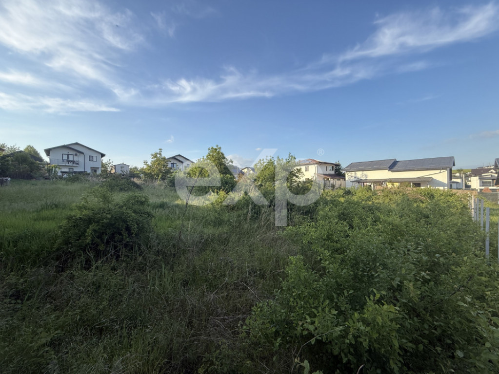 Teren intravilan de vânzare – Miroslava | 910 mp | Deschi