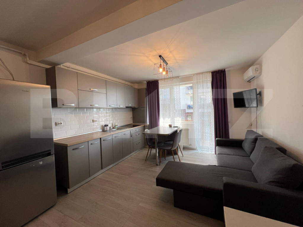 Apartament 3 camere, 63 mp, parcare, zona Teilor