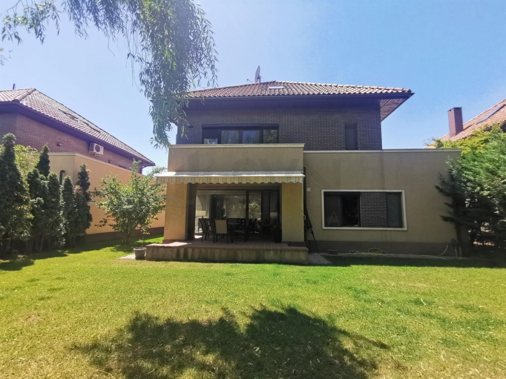 VILA INDIVIDUALA l CURTE l GRADINA l PISCINA l GYM l COMP...