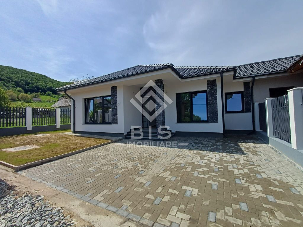 Casă la cheie,, 3 dormitoare- curte privată | Zona Vale...