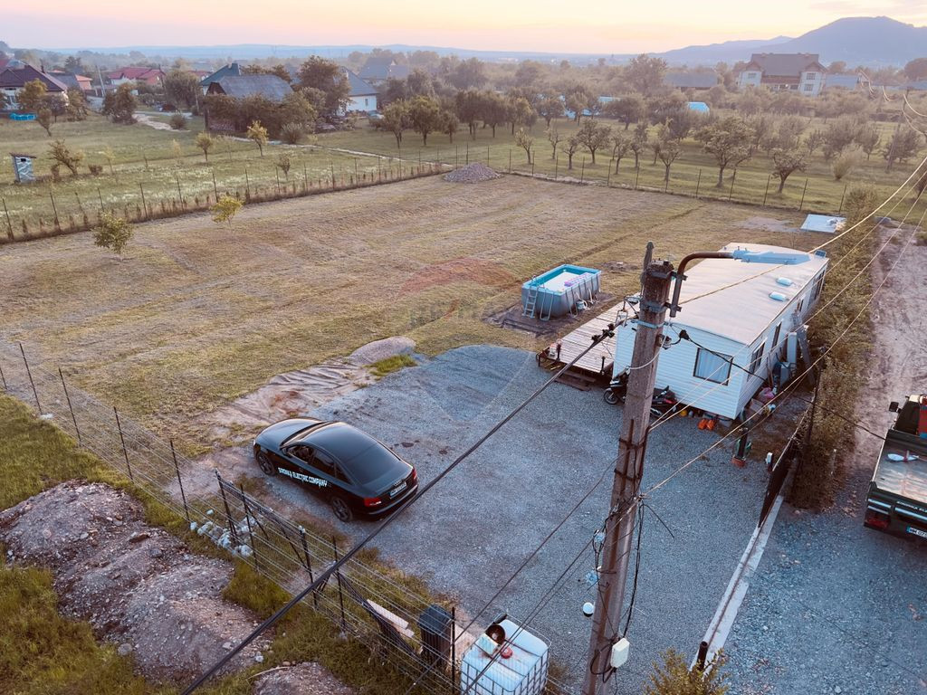 Teren parcelabil cu proiect de casa si utilitati de vanzare