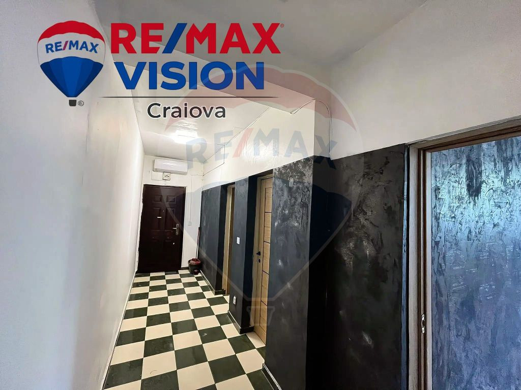 Apartament cu 2 camere de vânzare în zona Calea Severin...