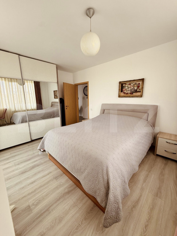 Iosia- Decebal, 3 camere, apartament mobilat, cu terasa de 2