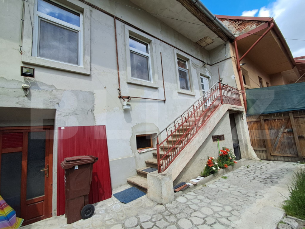 Apartament 2 camere | Etaj 3 | Reghin – Zonă Centrală