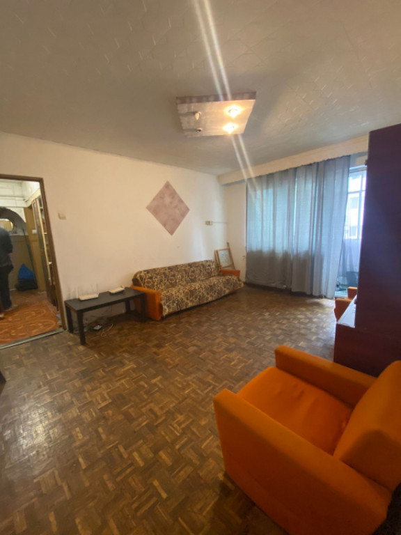 Apartament 3 camere, 65mp, decomandat, zona Racheta