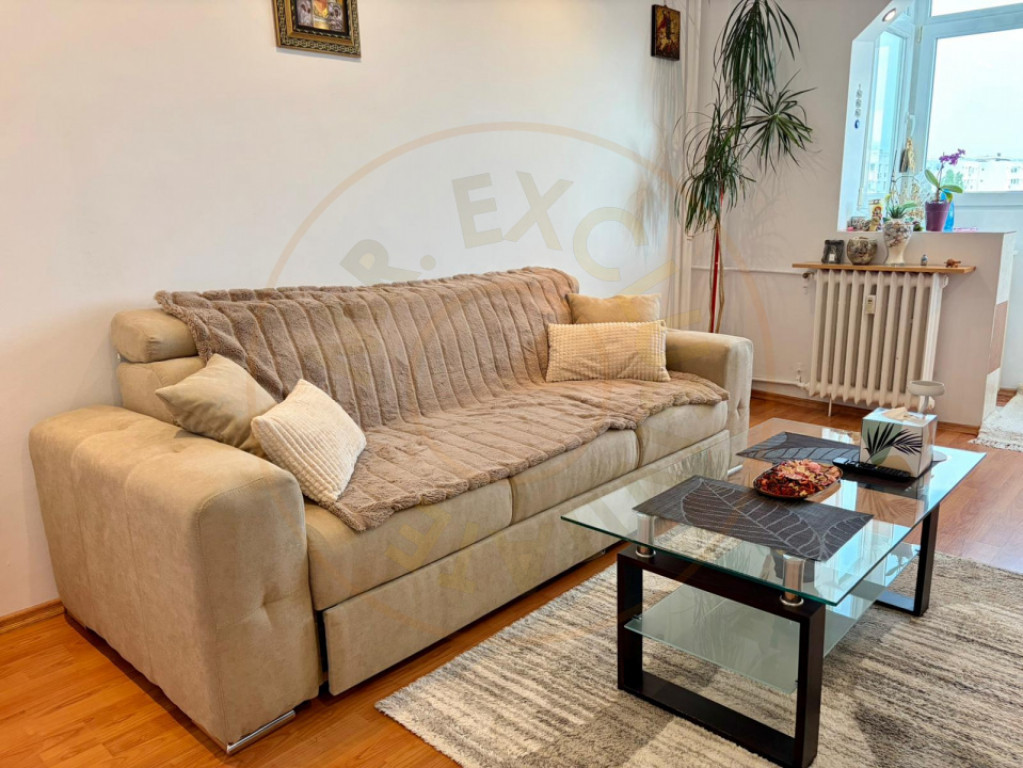 2 camere decomandat | Renovat | Loc de parcare inclus – C
