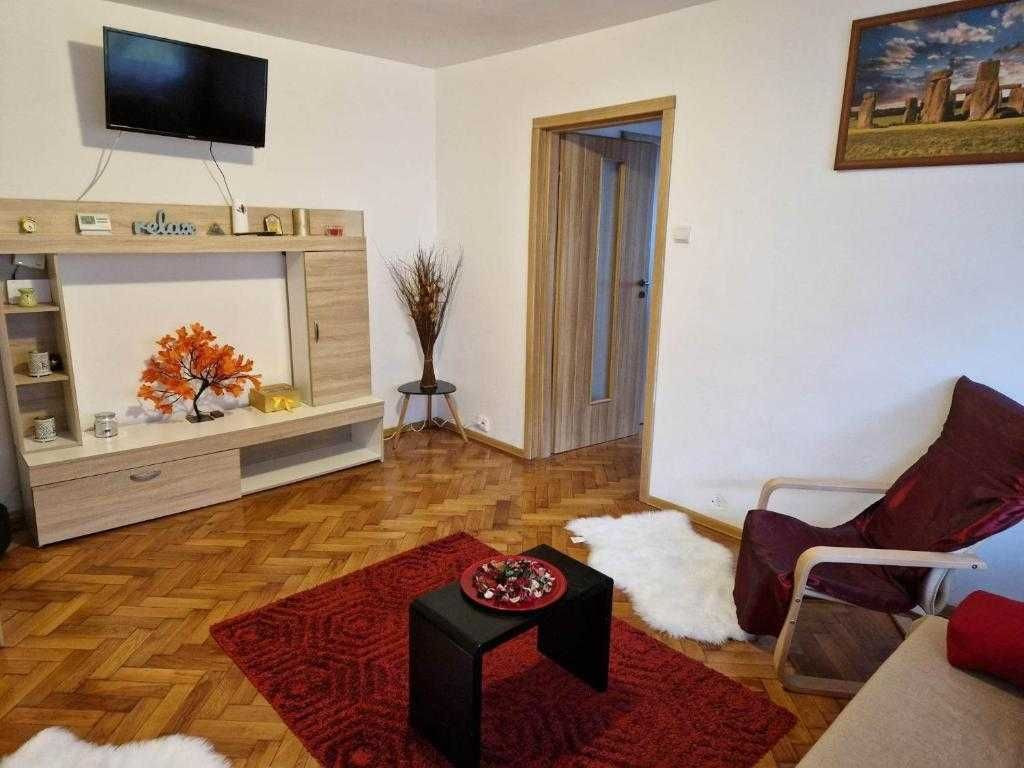 Apartament 2 camere Centrul Civic -CEC Bank,parter,99900 Eur