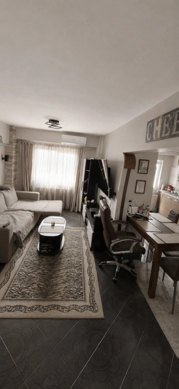 Apartament 4 camere, decomandat - zona Triaj