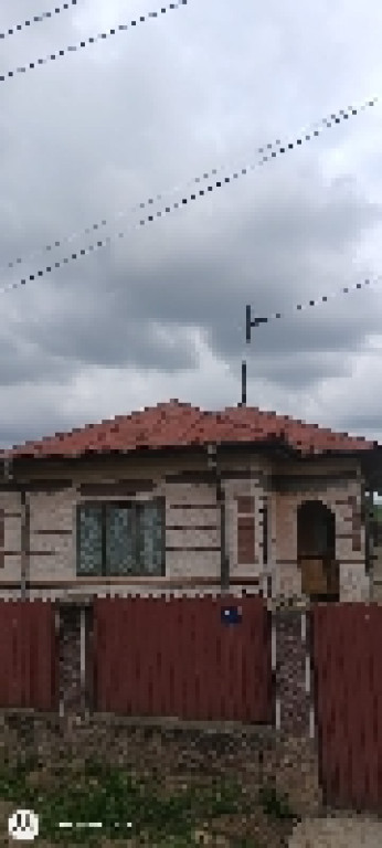 Vând casă cu 2366 m teren