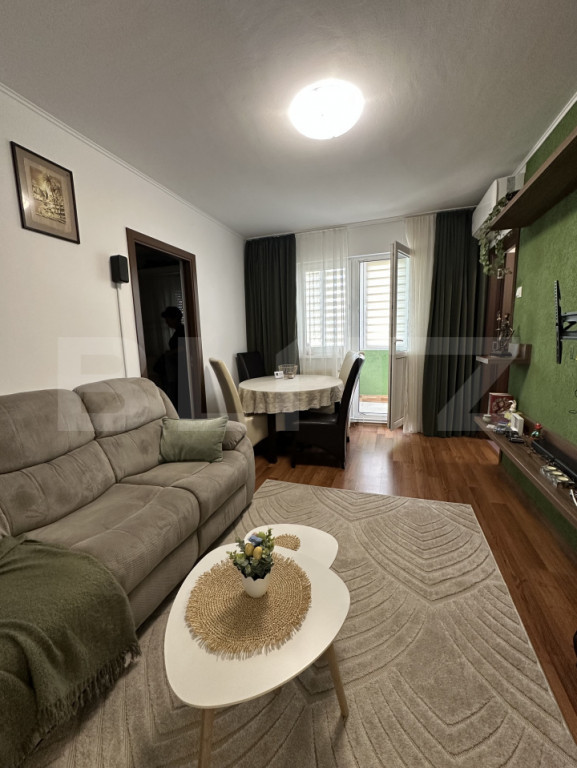 Apartament cu 2 camere, 35 mp, semidecomodat, mobilat/utilat