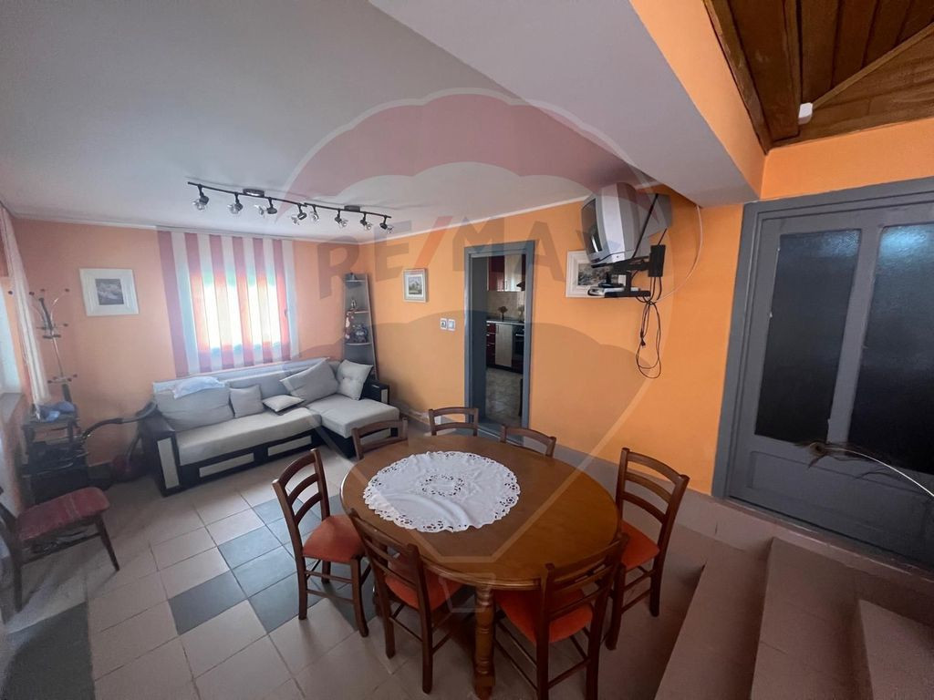 Casă 5 camere Iresti