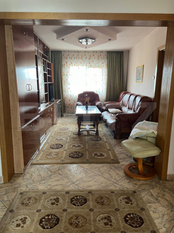 Apartament 3 camere, mobilat și utilat, etaj 1, Micro 9, pi