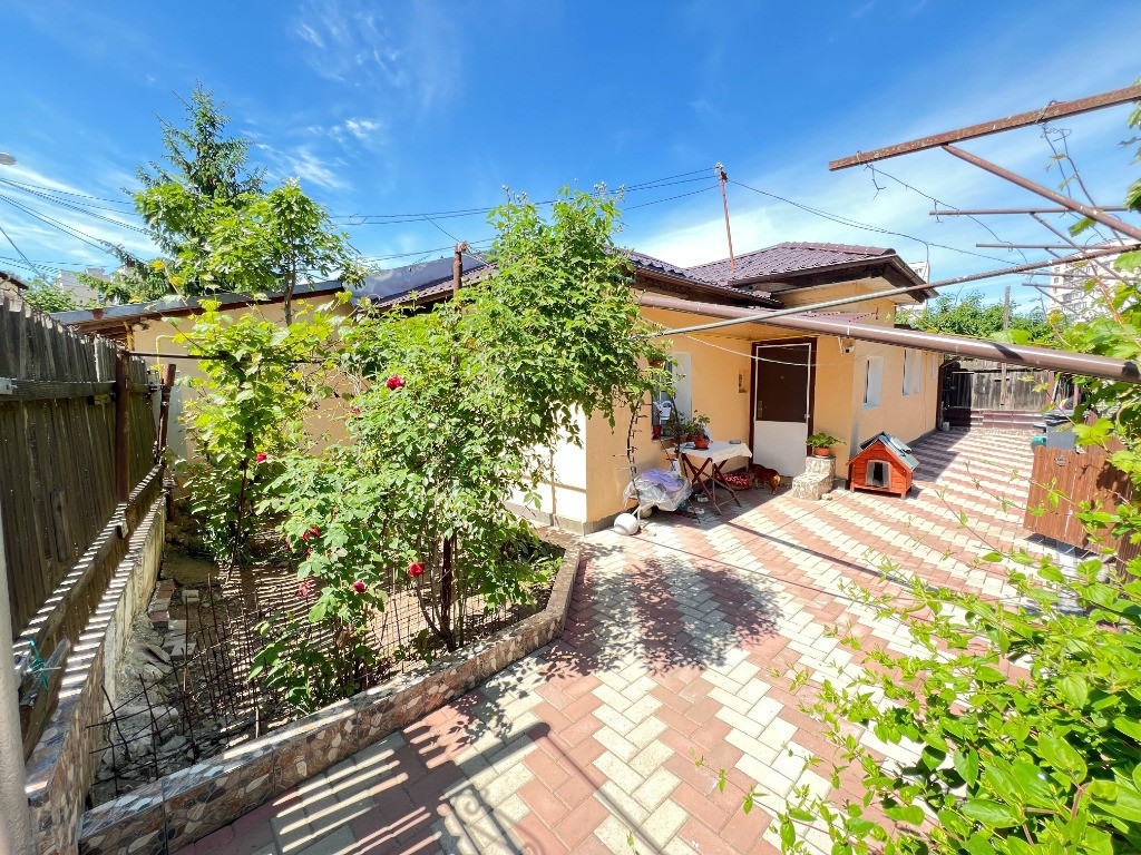 Casa individuala cu teren 356 mp, zona Sala Sporturilor, Plo