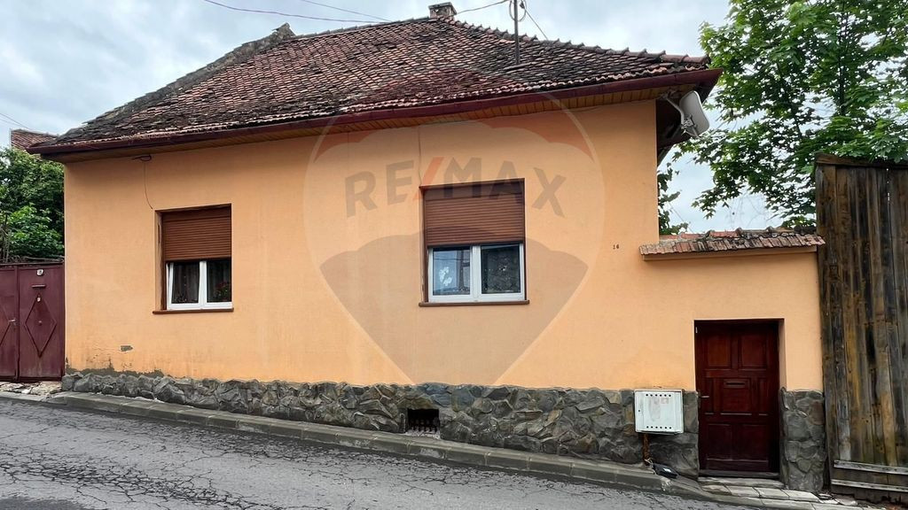 Casă individuală de vânzare pe str. Cloșca din Brașo...