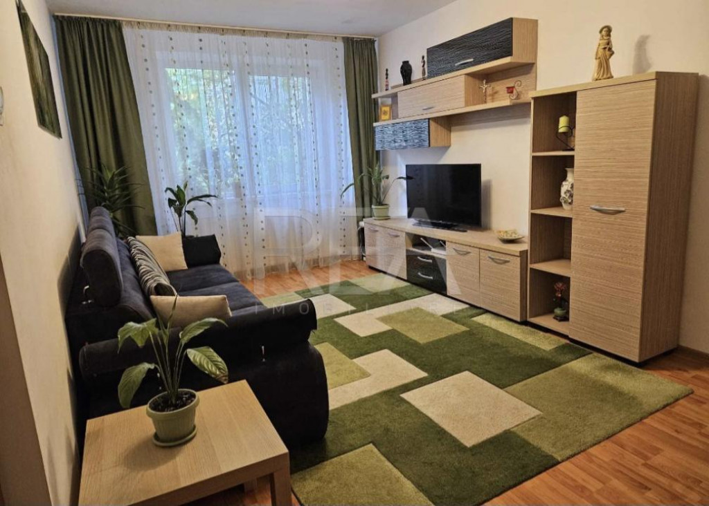 3 camere, 2/8, bloc 1979, 70mp-Gorjului