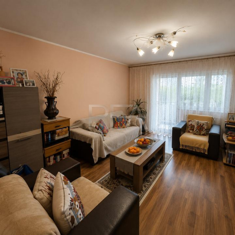 2 camere Vitan, centrală, parcare, et. 3, an 1986, 52 mp