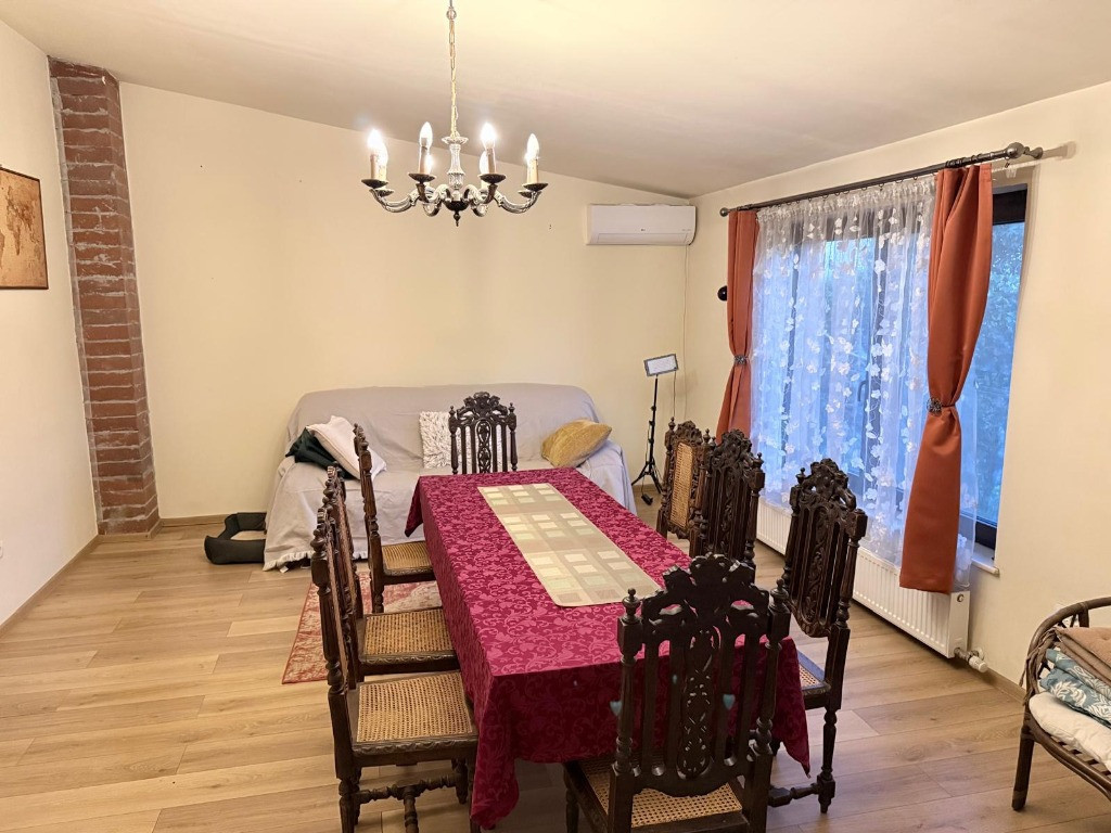 Vand casa 5 camere in Cruceni 15 min de Arad