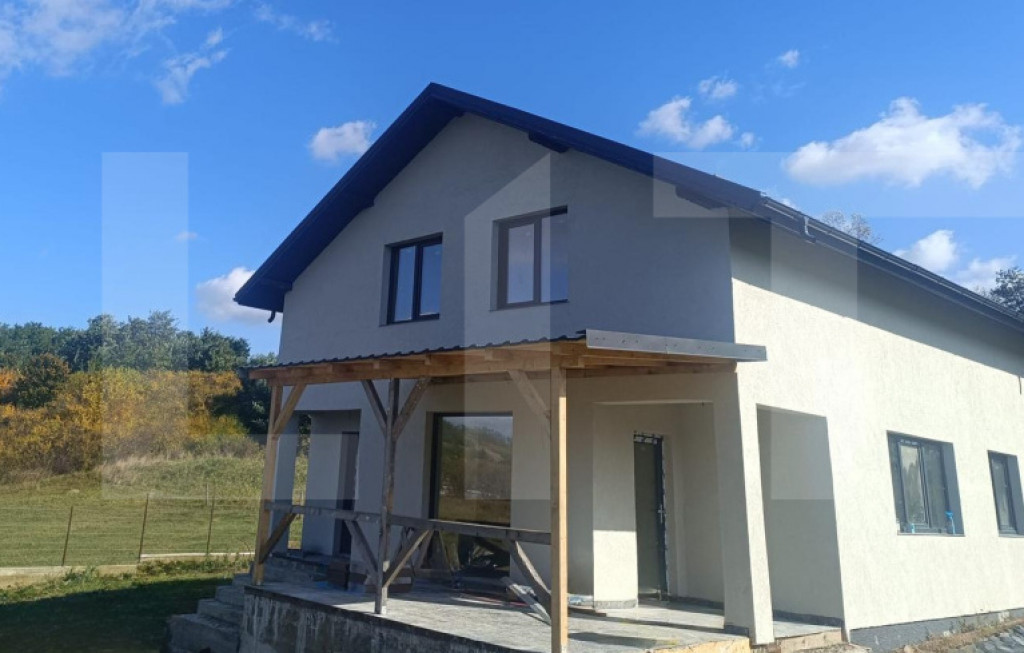 Casă individuală, P+M 150mp, teren 1050 mp - Cătămără?