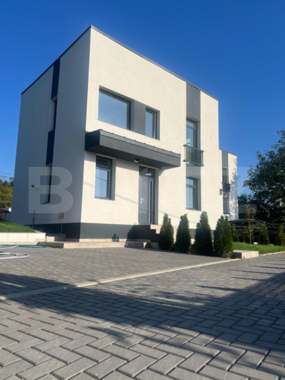 Reședință 130 mp, teren 432 mp, zona Bârnova