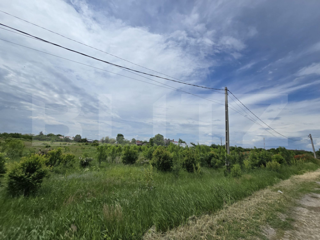 Teren intravilan, vizibilitate maximă, 3.000 mp, zona Coste