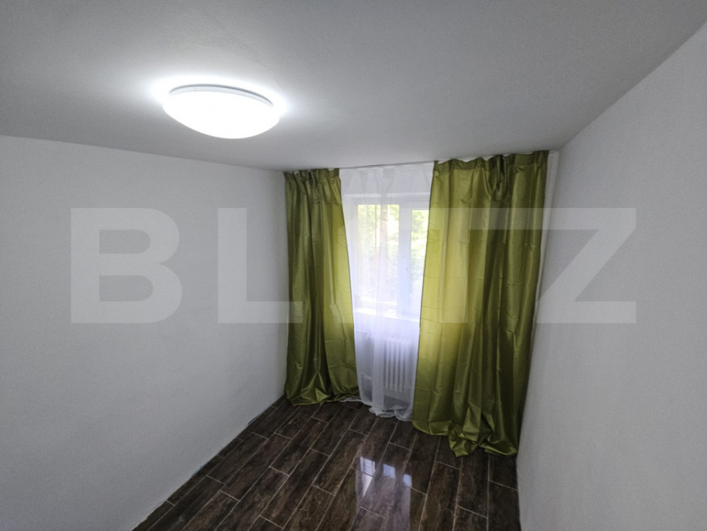 Cameră cămin, 10 mp, baie proprie, etaj 1, zona Bularga