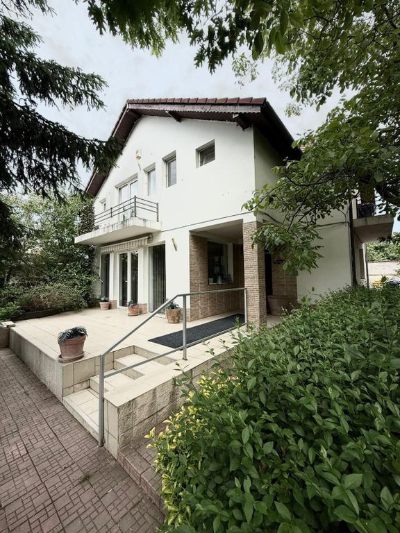 Vila 7 camere 475MP | Voluntari | Piscina | 4 locuri de parc