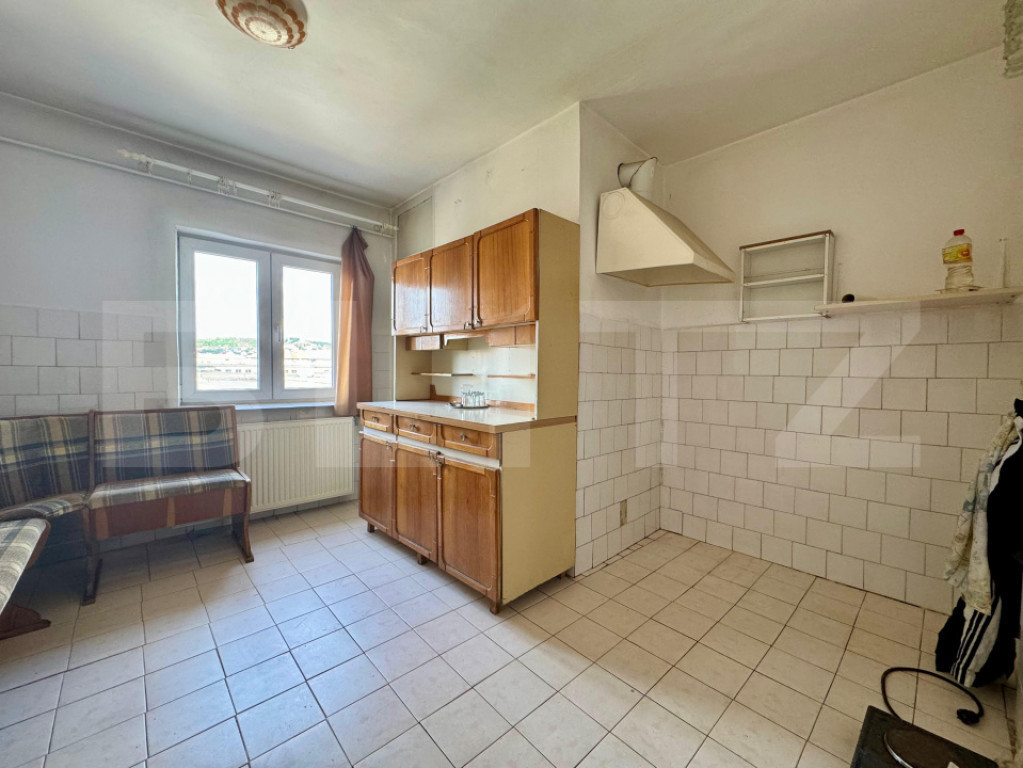 Apartament 2 camere decomandat, zona Rogerius