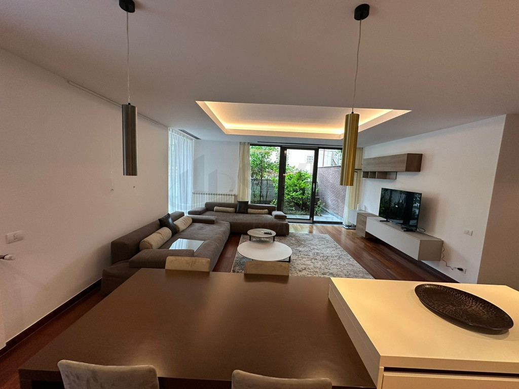 APARTAMENT SPECTACULOS l GRADINA 100 MP l 2 GARAJE l GYM ...