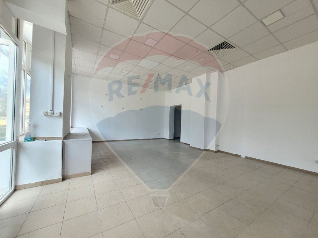 Spațiu comercial de 74mp de închiriat în zona Sub Arini