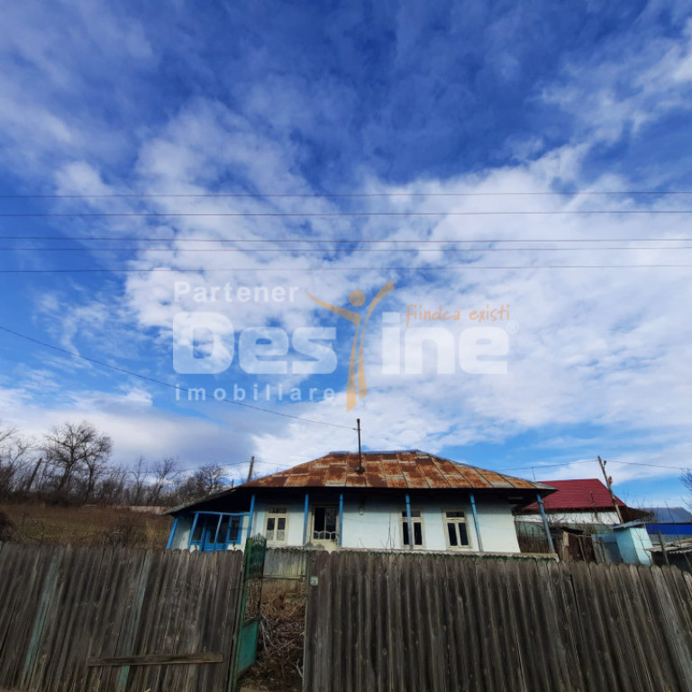 Imobil compus din casa de locuit si teren, Danesti, construc