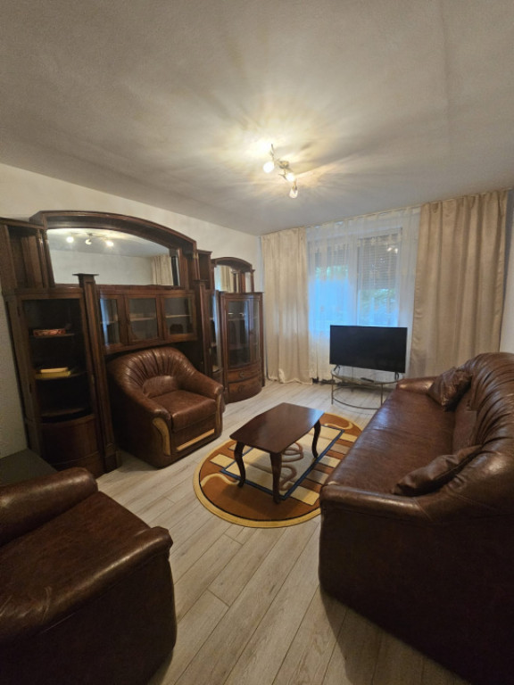 Apartament 3 camere, 64 mp utili, zona Calea Bucuresti (Spi