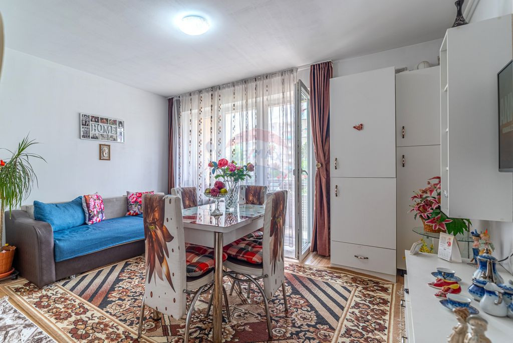 Apartament cu 2 camere de vânzare în Avangarden Tractor...